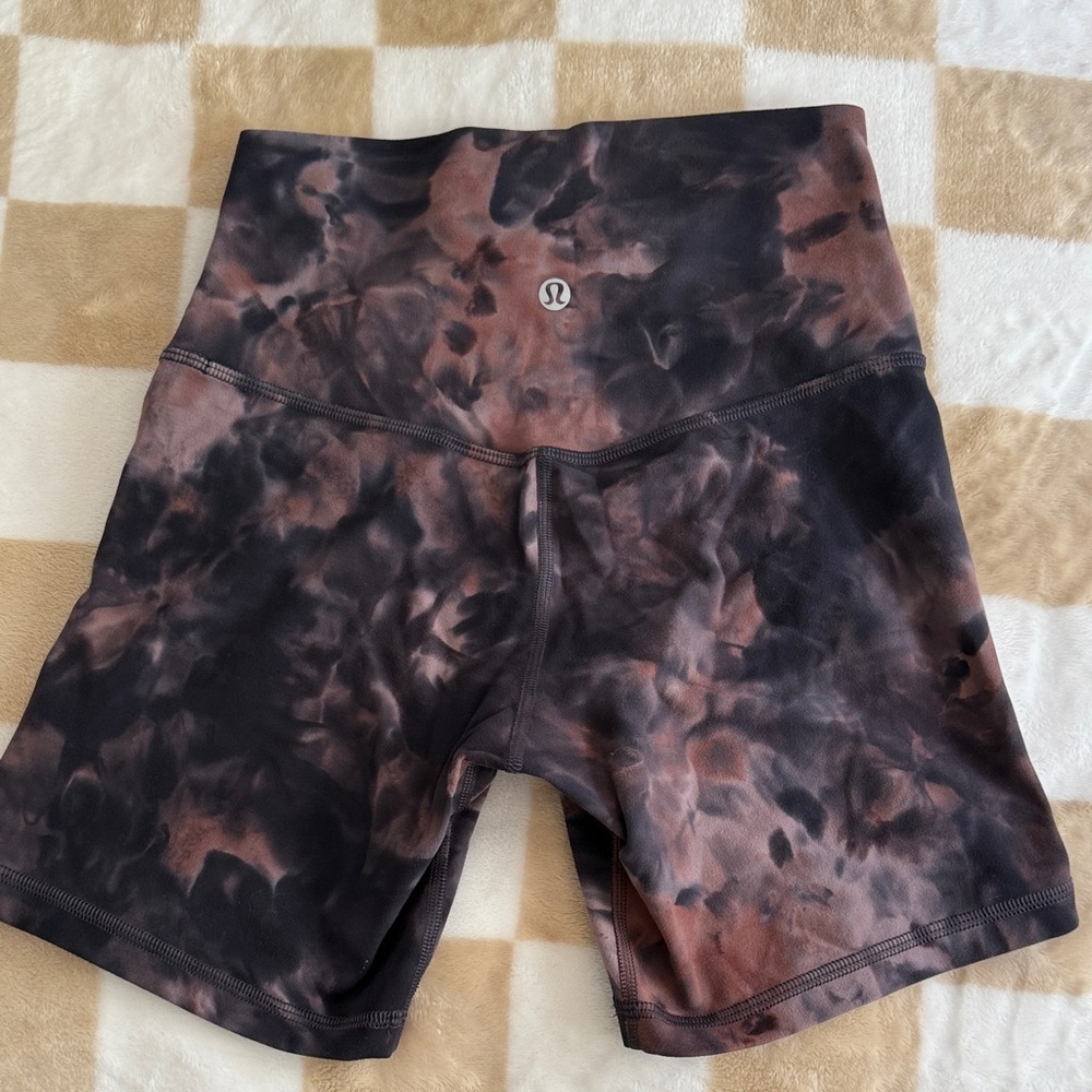 lululemon athletica Align Tie-Dye Bike Shorts - size 4